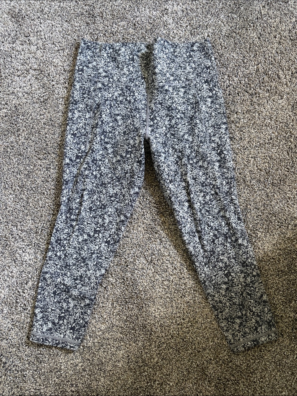 🔥Athleta Marled Gray Cropped Leggings🔥